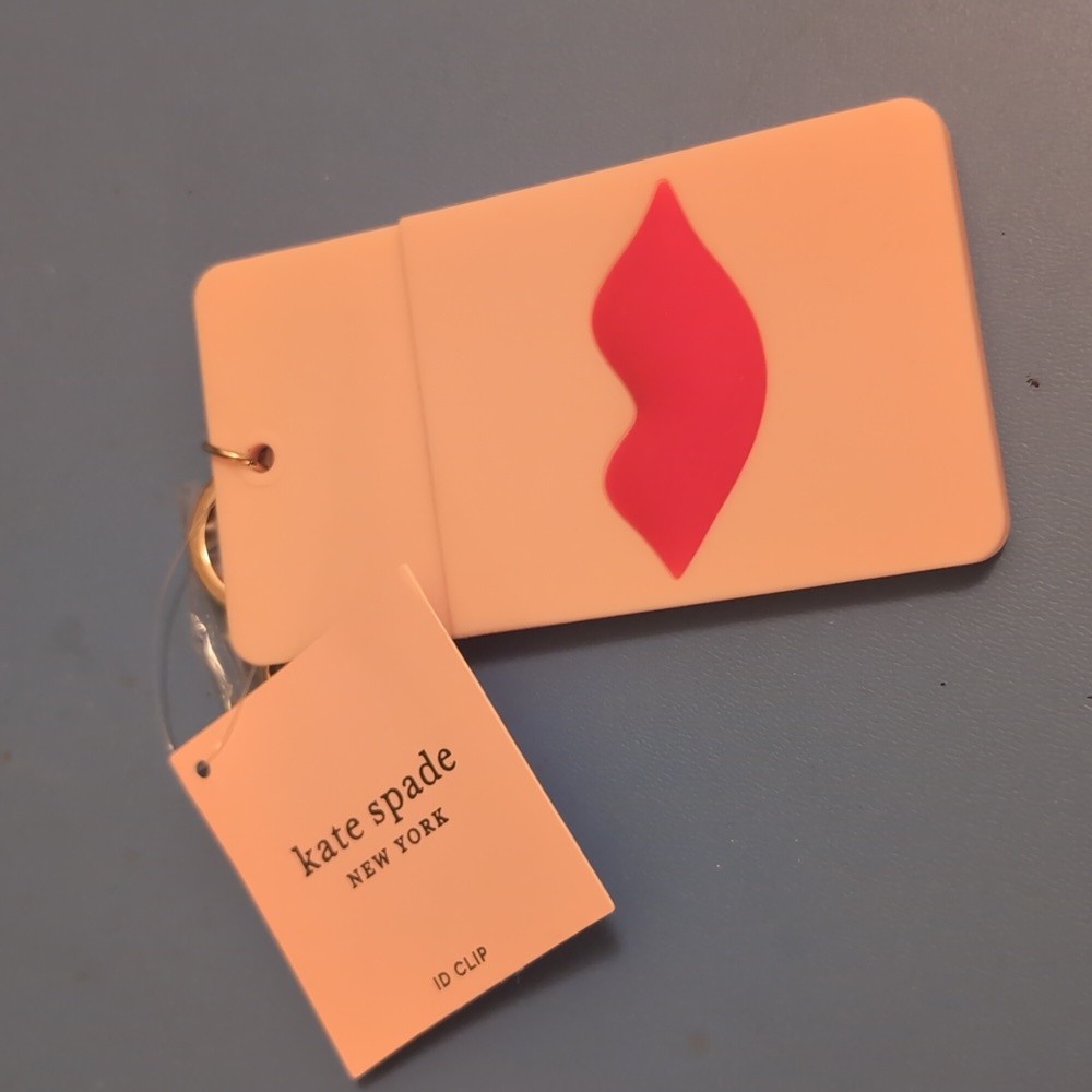 💋Kate Spade Lips ID Clip
